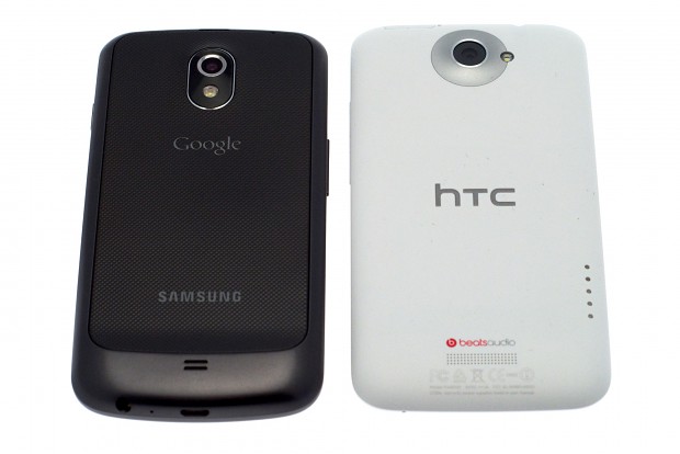HTC One X neben dem Galaxy Nexus 
