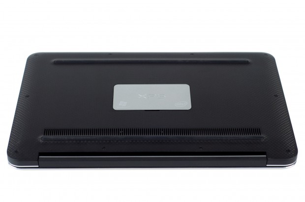 Die Logos für Windows und den Prozessor sind auf der Unterseite.