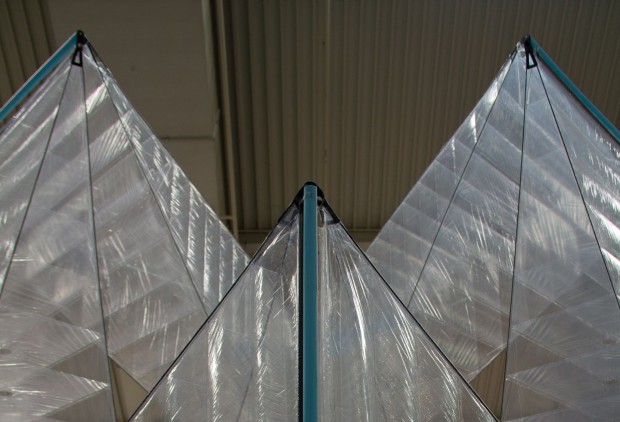 Die Hohlkammern des Würfelgürtels sind mit Helium gefüllt, so dass der Würfel schwebt. (Foto: Werner Pluta/Golem.de)