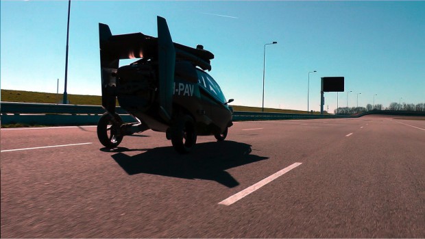 Pal-V One - von hinten, mit eingeklapptem Rotor und Propeller (Foto: Pal-V)