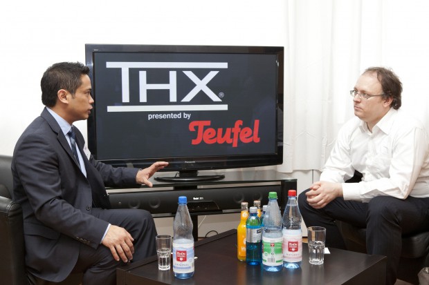 Peter Vasay von THX im Gespräch mit Christian Klaß von Golem.de (Bild: Teufel)