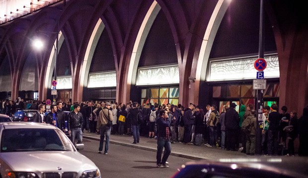 ... aber bereits vorher gab es lange Schlangen.