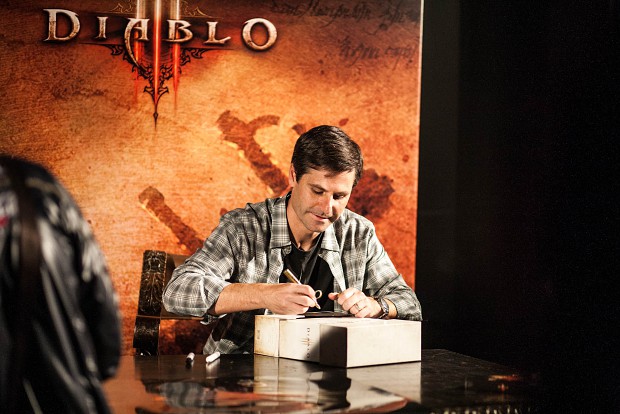Blizzard gab auf den Diablo-3-Schachteln fleißig Autogramme.