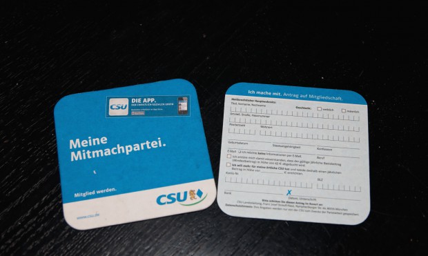 Mitgliedsantrag der CSU auf einem Bierdeckel