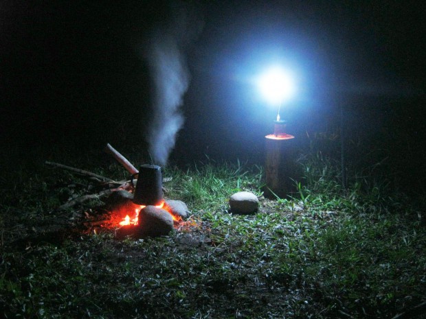 ... oder am Lagerfeuer ... (Foto: Telurex)