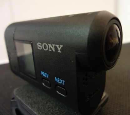 Sonys Actionkamera soll mit einem lichtempfindlichen CMOS-Sensor des Typs Exmor R ausgestattet sein. (Bild: Sony)