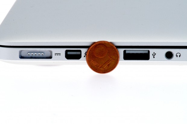 Etwa 18 mm ist das Notebook dick.