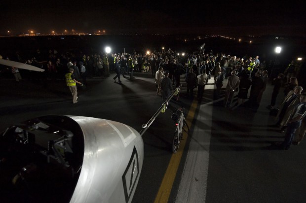 Großer Andrang auf dem Flughafen Rabat-Salé (Foto: Solar Impulse/Jean Revillard)