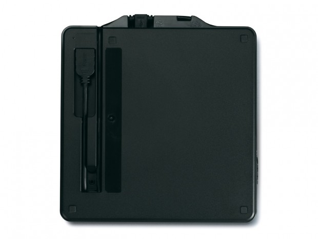 Buffalo-Mediastation BRXL-PC6U2B - in der Unterseite ist das zweite USB-Kabel für die Stromversorgung verstaut. (Bild: Hersteller)