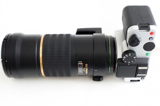 Pentax K-01 mit Pentax smc DA* 300mm f4.0 ED IF SDM (Bild: Andreas Donath)