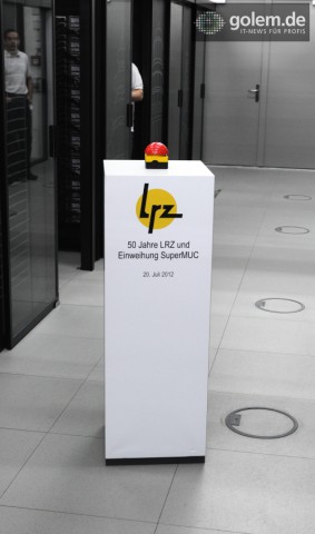 Wireless Supercomputing: Der funktionslose rote Knopf vor der Zeremonie