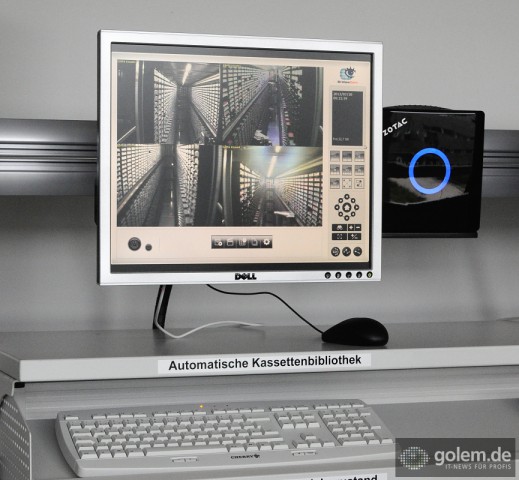 Auch das LRZ kommt nicht ohne Bandsicherung aus, hier der Blick der Überwachungskamera