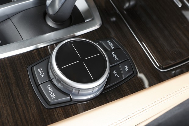 BMW iDrive Touch (Bild: BMW)