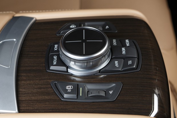 BMW iDrive Touch (Bild: BMW)