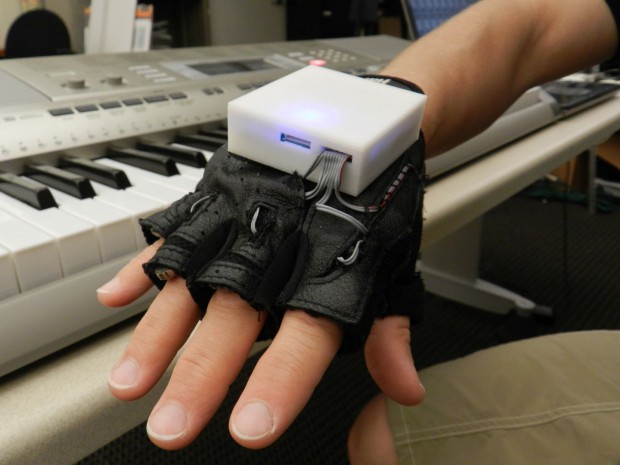 In der Studie mit den Probanden mit den Rückenmarksverletzungen wurde das System auch passiv angewandt. (Foto: Georgia Tech)