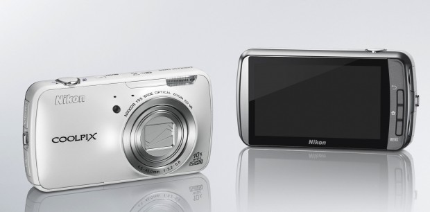 Nikon Coolpix S800c (Bild: Nikon)