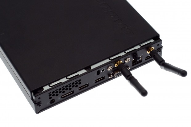 Nach dem L&ouml;sen einer Schraube l&auml;sst sich der Deckel leicht abnehmen.