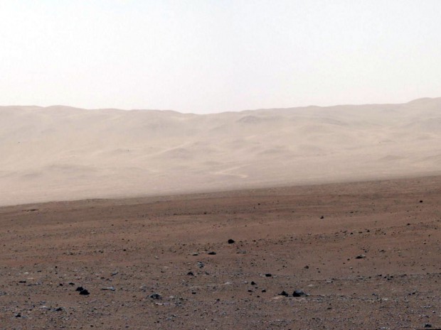 In dieser Verison hat die Nasa den Wei&szlig;abgleich so ver&auml;ndert, dass der Mars in einem Licht, wie es auf der Erde herrscht, erscheint. (Foto: Nasa/JPL-Caltech/MSSS)