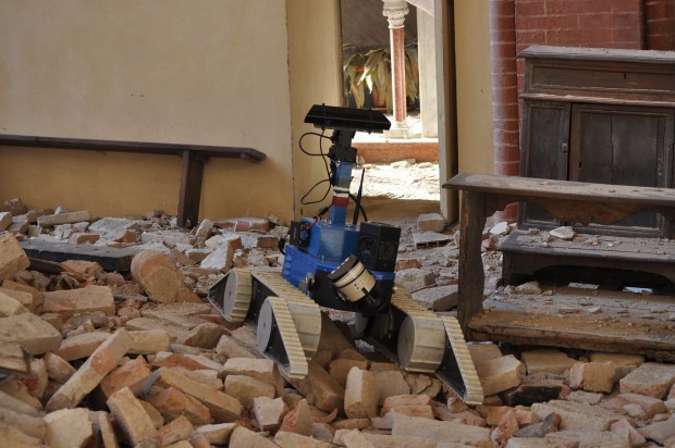 ... und den Dom in Mirandola. Beide Kirchen wurden durch Erdbeben besch&auml;digt. (Foto: DFKI)
