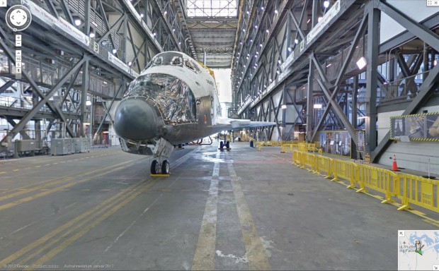 Nutzer k&ouml;nnen unter anderem die Montagehalle erkunden,... (Bild: Google/Golem.de)