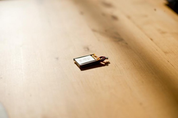 Der Akku des TshirtOS muss zum Waschen entnommen werden. (Bild: Ballentine's/Cutecircuit) 