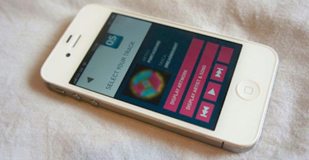 Die TshirtOS-App kann Tweets auf dem T-Shirt anzeigen. (Bild: Ballentine's/Cutecircuit) 