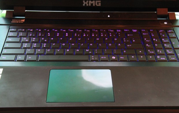 XMG P722: Notebook mit 3D-Display ohne Brille - Golem.de
