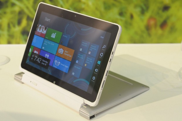 Das Dock lässt sich umklappen.