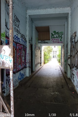 Die große Blendenöffnung von f1,8 sorgt schnell für ausgerissene Lichter. (Bild: Andreas Donath)