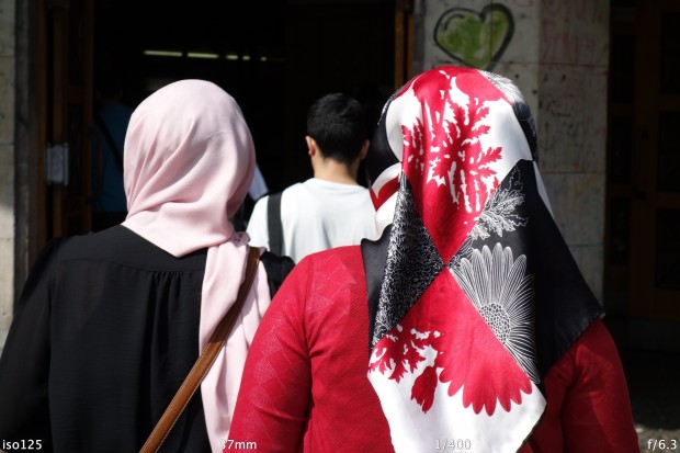 Die Detailwiedergabe bei gutem Licht und niedrigen ISO-Werten ist ansprechend. (Bild: Andreas Donath)