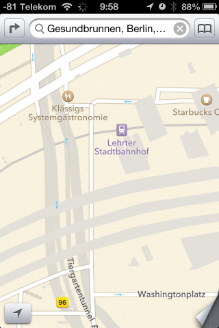 Die Gleisanlagen des Bahnhofs sind als solche nicht erkennbar.