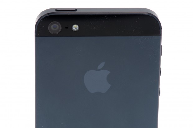 iPhone 5: Die Rückseite besteht nicht mehr komplett aus Glas.