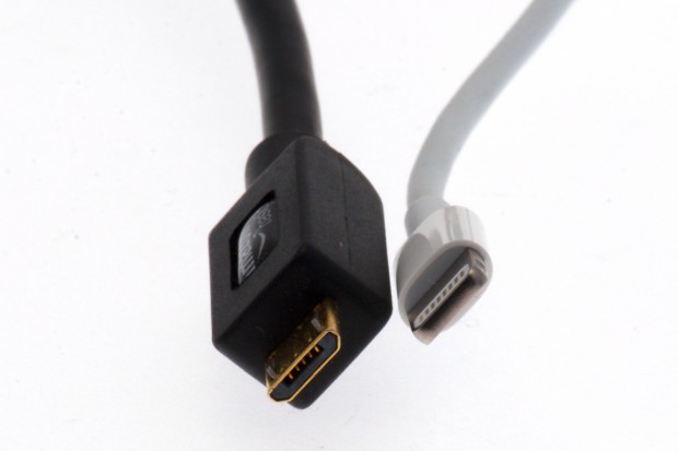 Die Anschlüsse sind fast gleich groß.