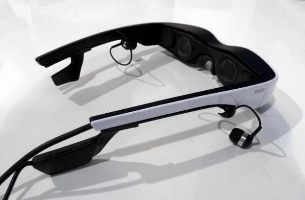 Cinemizer OLED - hier mit Visenso-Headtracker-Prototyp