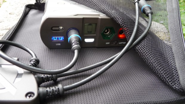 Goal Zero Sherpa 50 - ans Solarpanel angeschlossen (Bild: ck)