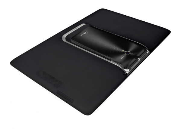Padfone 2 mit Padfone Station (Quelle: Asus)