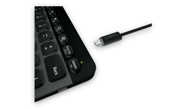 Aufladen per USB (Bild: Logitech)