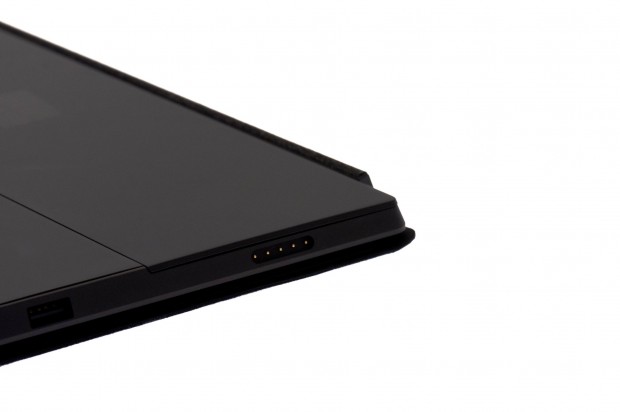 Microsoft Surface von unten (Bild: Nina Sebayang/Golem.de)