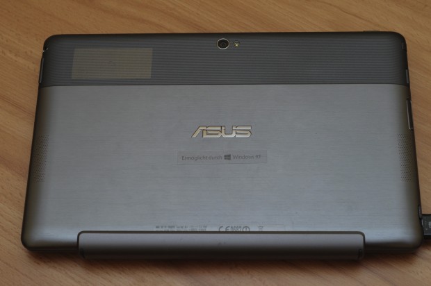 Vivo Tab RT zusammengeklappt im Tastaturdock