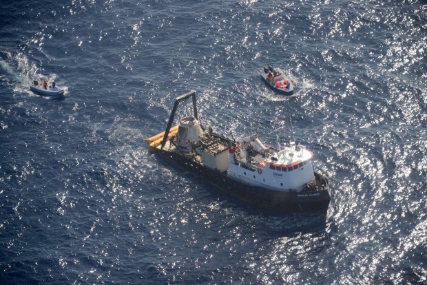 ... und wurde von einem Begleitschiff geborgen. (Foto: SpaceX)