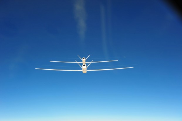 Durch Auftanken in der Luft könnte der Aktionsradius von UAVs deutlich vergrößert werden. (Foto: Darpa)