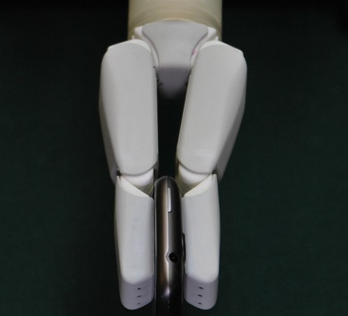 Die Hand beherrscht auch den parallelen Griff. (Foto: Willow Garage)