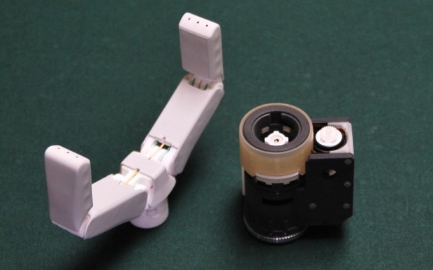 Velo 2G besteht aus zwei Teilen: dem Antrieb (r.) und der Greifhand. (Foto: Willow Garage)