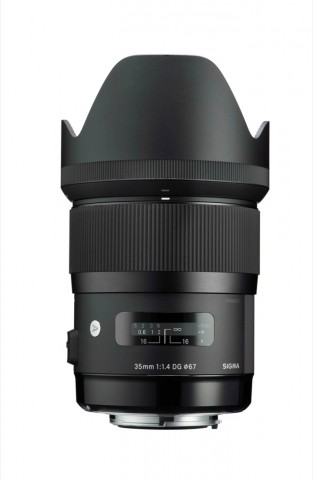 Sigma 35mm f/1.4 DG HSM mit Sonnenblende (Bild: Sigma)