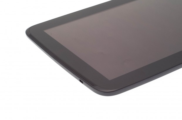 Das Tablet hat einen Micro-HDMI-Ausgang. Die Lautsprecher sind an beiden Seiten verbaut. (Bild: Nina Sebayang)