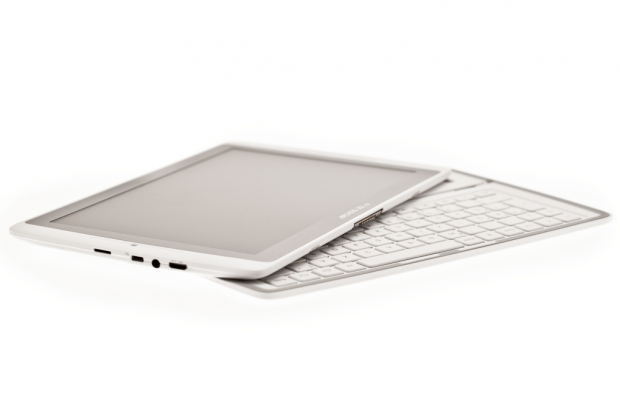 Das Tablet wird zusammen mit dem Coverboard geliefert. (Bild: Nina Sebayang)