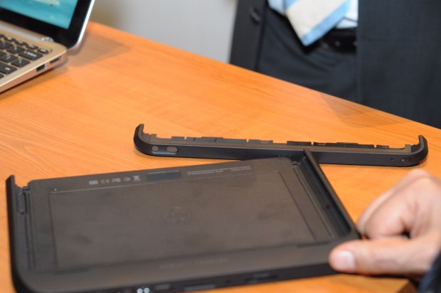 ... und obere Abdeckung, damit das Tablet nicht rausrutschen kann