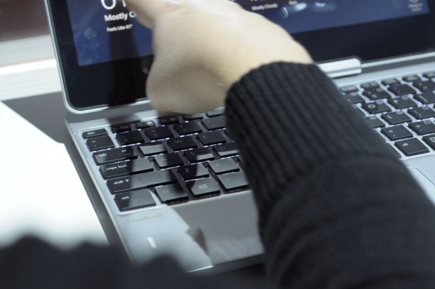 ... ist die Hintergrundbeleuchtung der Tastatur kaum zu erkennen.