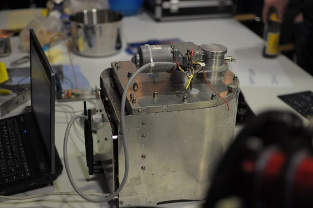 Die Kombination aus Dampfgarer und Fritteuse schneidet auch Gemüse. (Foto: Jörg Thoma/Golem.de)