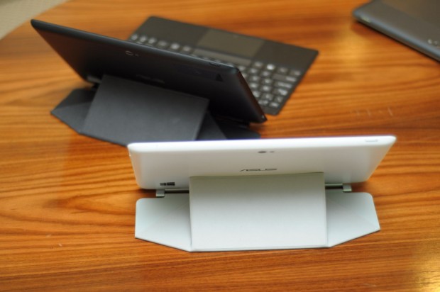 ... hält das Tablet stabil in der Lage.